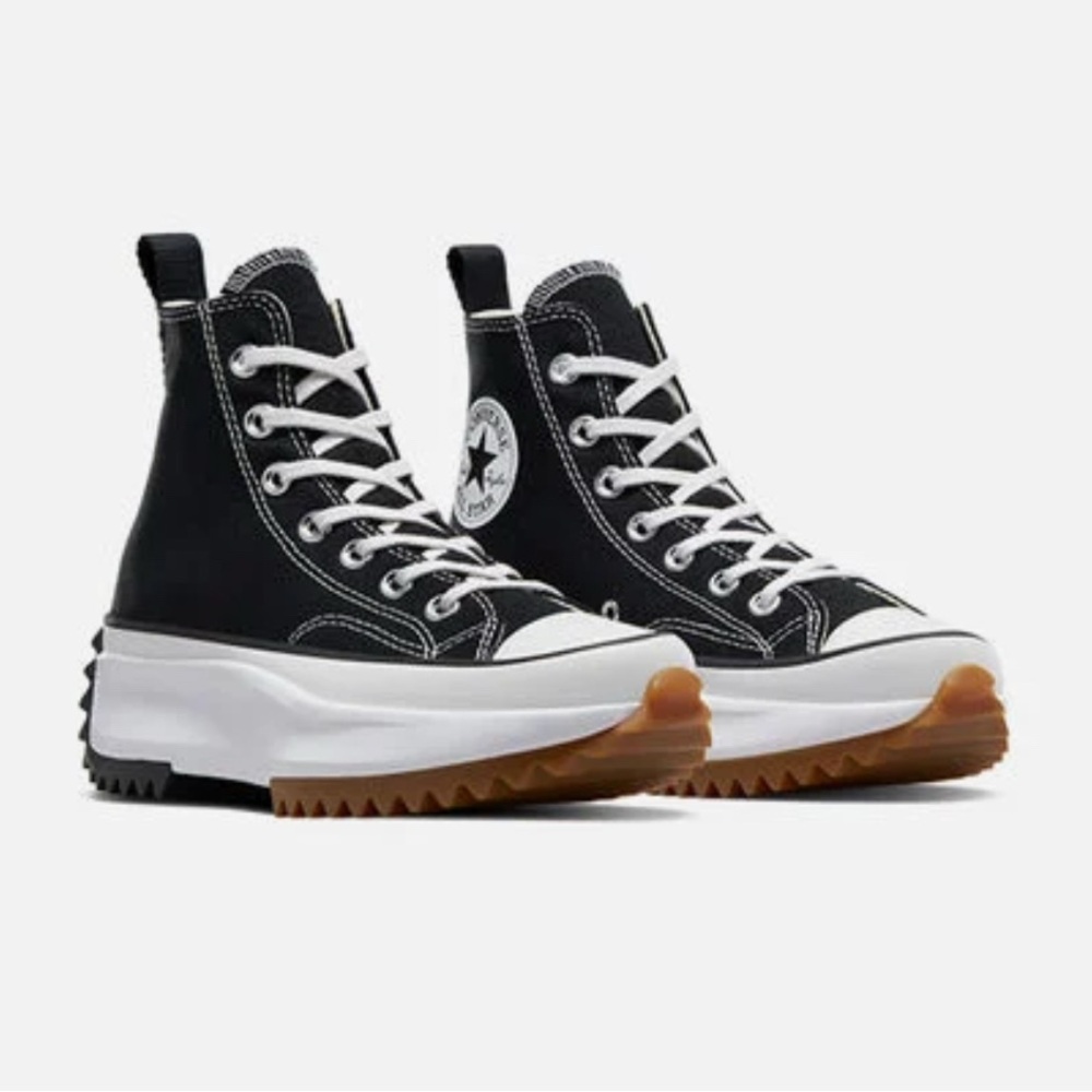 Converse Run Star Hike Canvas Platform Sneakers. Size 8